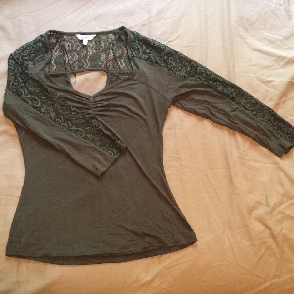 Candie’s 3/4 length sleeve top w/ lace